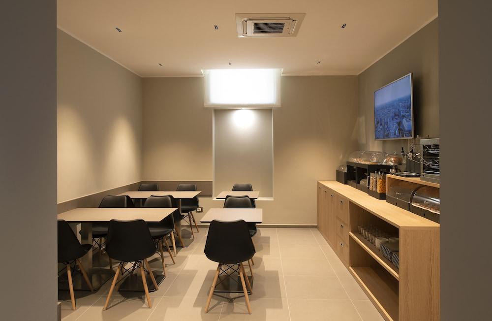 Hotel H21 ミラノ エクステリア 写真