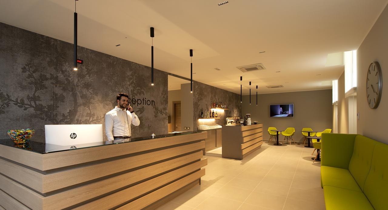 Hotel H21 ミラノ エクステリア 写真