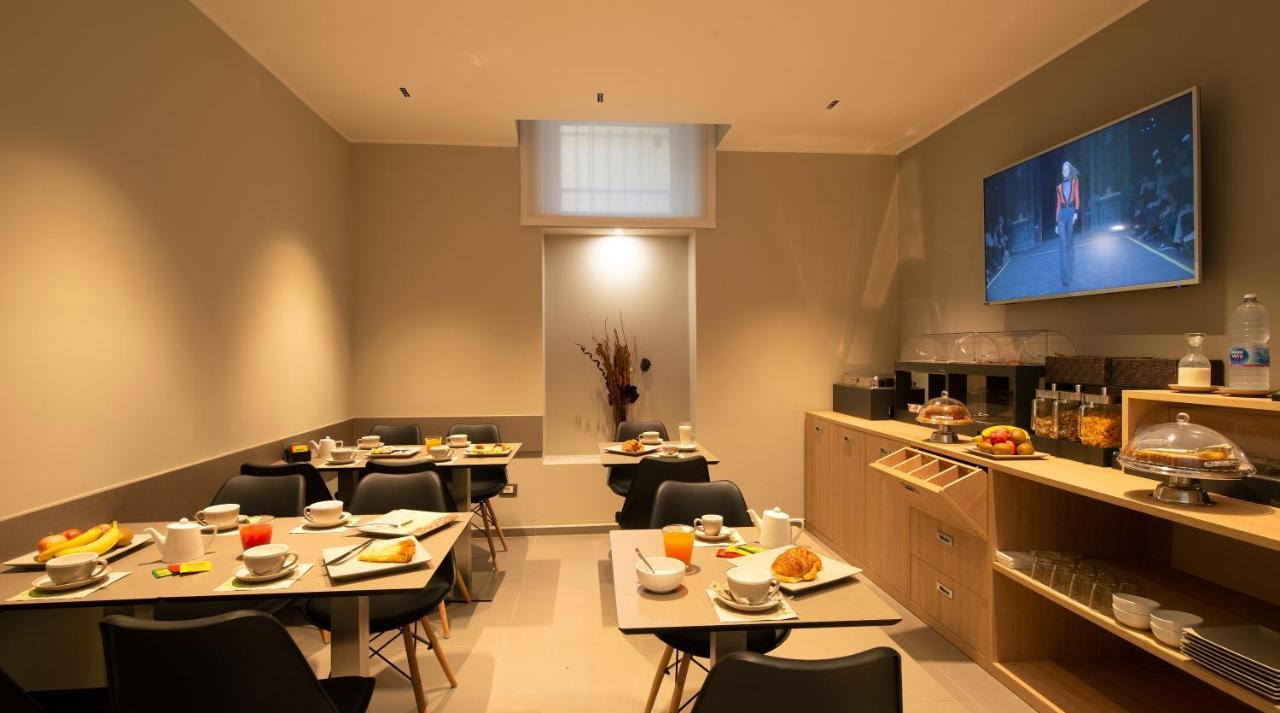 Hotel H21 ミラノ エクステリア 写真